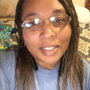 Meet your Posher, Leslie